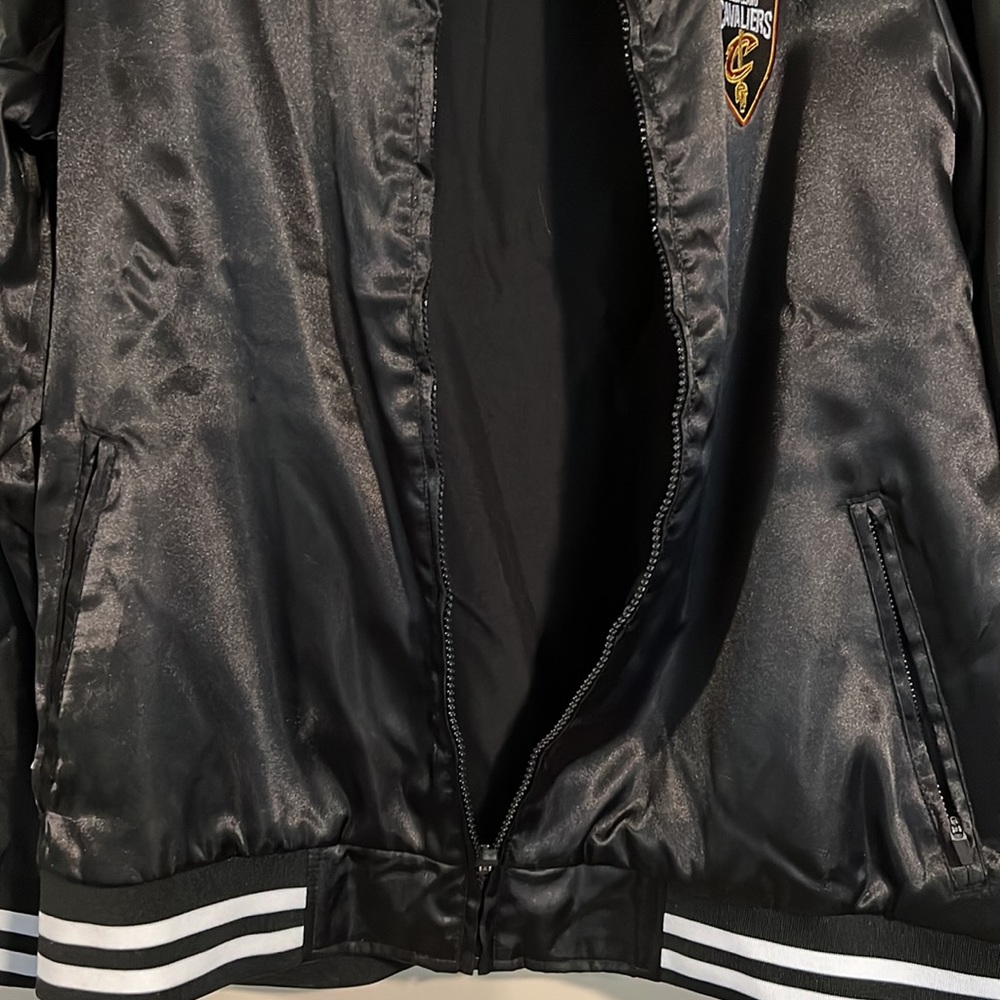 Cleveland Cavs Jacket - Picture 6 of 7